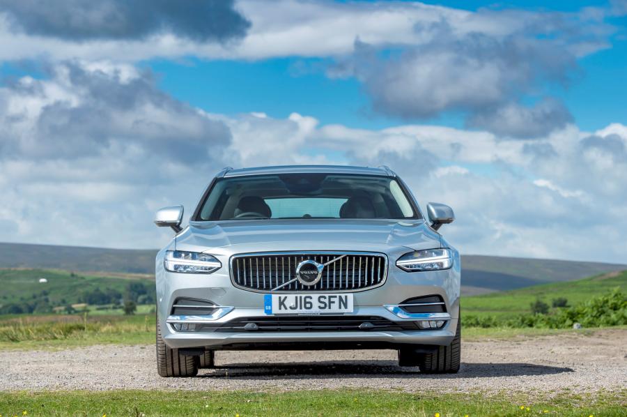  Volvo V90 D4 Inscription 2016 года  (UK) (фото 19 из 30)